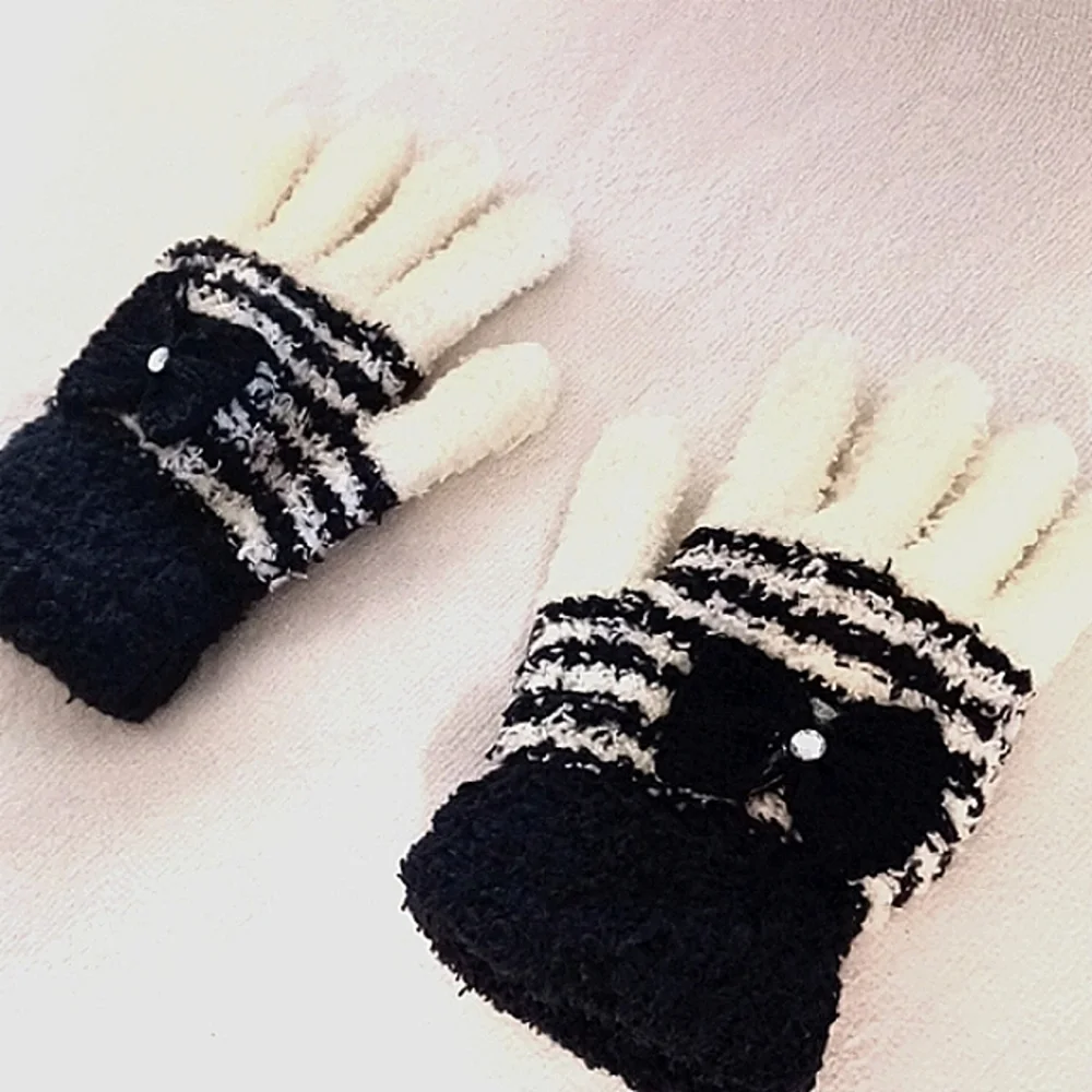 Fancy Fuzzy Gloves w BOW & BLING Rhinestone for Little Girls Ages 3- 5 Stretches